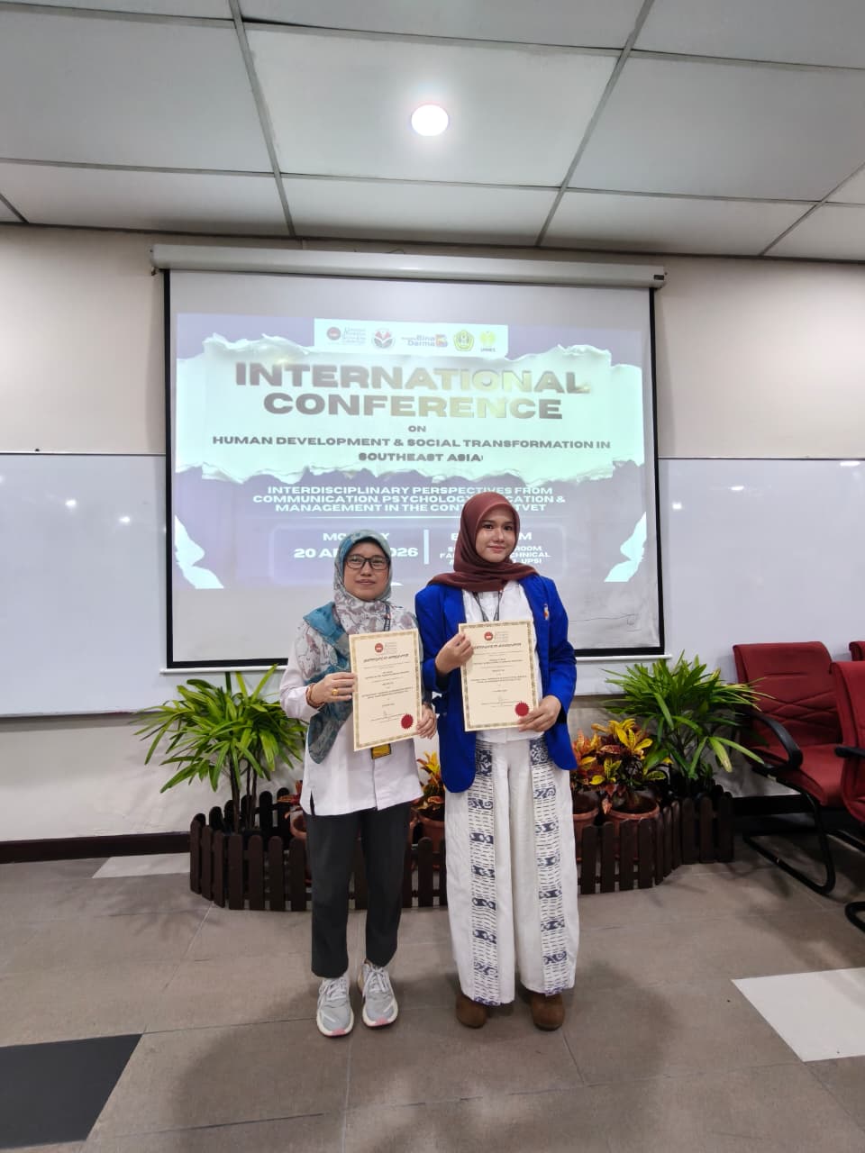 mahasiswa-psikologi-fidela-fatimah-mengikuti-conference-internasioanal-di-upsi-malaysia